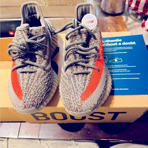 YEEZY 350 Size 5 BNWT AUTHENTICATED Yeezy 350 V2 KIDS- Core Black/ Dazzling Blue- Size UK3/US3.5  main image 2